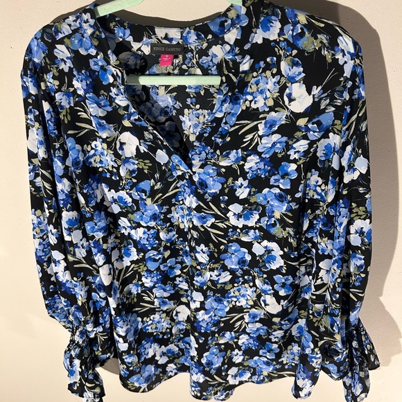 Vince Camuto women’s 1x Blue and Black Floral Blouse nwt cottagecore office top - Picture 3 of 13